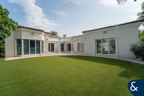 Motor City, Dubai, संयुक्त अरब अमीरात में विला, 4 बेडरूम, 399 वर्ग मीटर, संख्या 688891 - फ़ोटो 1