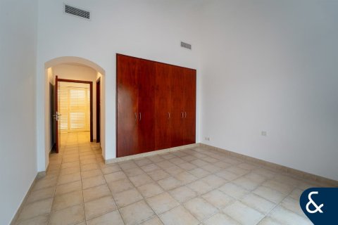 Motor City, Dubai, संयुक्त अरब अमीरात में विला, 4 बेडरूम, 399 वर्ग मीटर, संख्या 688891 - फ़ोटो 10