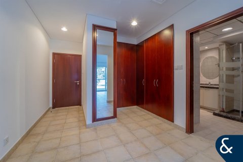 Motor City, Dubai, संयुक्त अरब अमीरात में विला, 4 बेडरूम, 399 वर्ग मीटर, संख्या 688891 - फ़ोटो 13