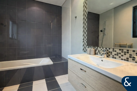 Villa para arrendamento em DAMAC Hills (Akoya by DAMAC), Dubai, EAU 3 quartos, 240 m2 № 688887 - foto 5