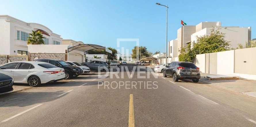 Zemljište u Umm Suqeim, Dubai, UAE 1117.62 m2 Br. 755850