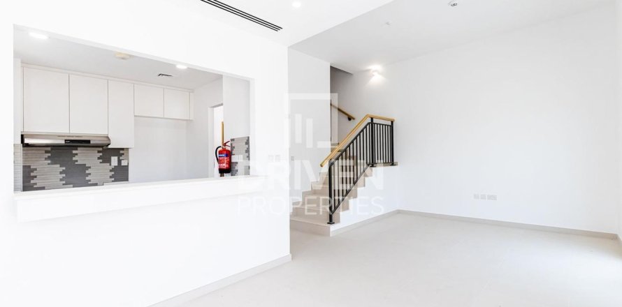 Vilă în Dubai Land, Dubai, EAU 4 dormitoare, 330.36 mp.  №755856