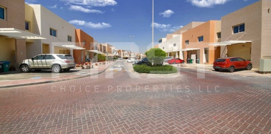 Vilë në Al Reef, Abu Dhabi, Emiratet e Bashkuara Arabe 2 dhoma gjumi, 170.2 m2. № 731440