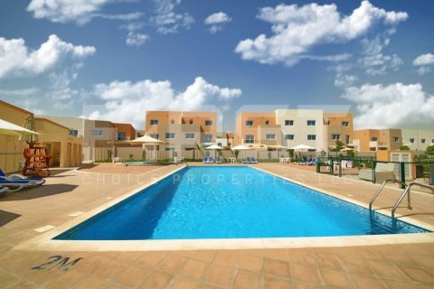 Vilë në Al Reef, Abu Dhabi, Emiratet e Bashkuara Arabe 2 dhoma gjumi, 170.2 m2. № 731440 - Foto 16