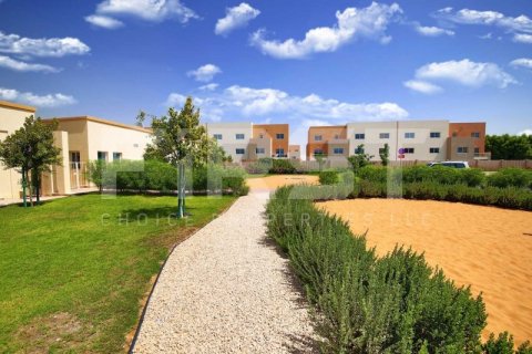 Vilë në Al Reef, Abu Dhabi, Emiratet e Bashkuara Arabe 2 dhoma gjumi, 170.2 m2. № 731440 - Foto 20