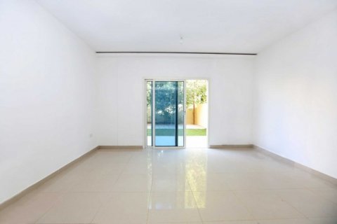 Vilë në Al Reef, Abu Dhabi, Emiratet e Bashkuara Arabe 2 dhoma gjumi, 170.2 m2. № 731440 - Foto 11