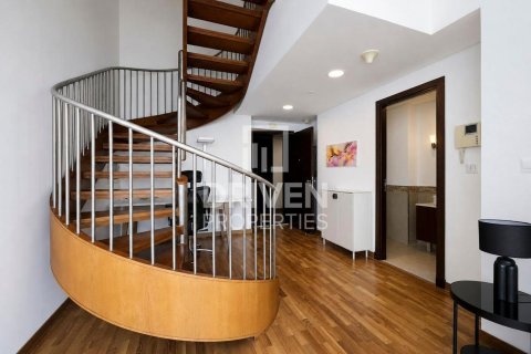 Apartman u DIFC, Dubai, UAE 2 spavaćih soba, 144.84 m2 Br. 759715 - fotografija 4