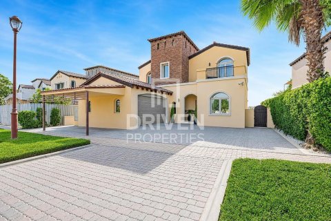 Vilă de închiriat în Jumeirah Golf Estates, Dubai, EAU 5 dormitoare, 817.83 mp.  №759717 - poză 1