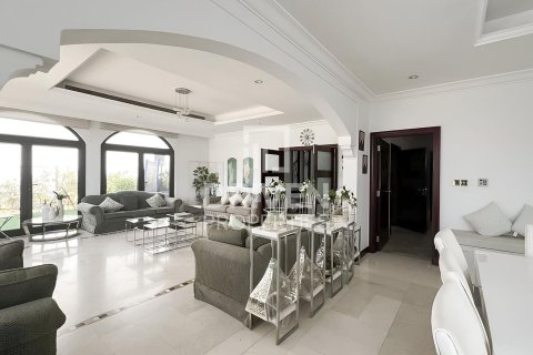 Vilë në Palm Jumeirah, Dubai, Emiratet e Bashkuara Arabe 5 dhoma gjumi, 622.36 m2. № 759711 - Foto 2