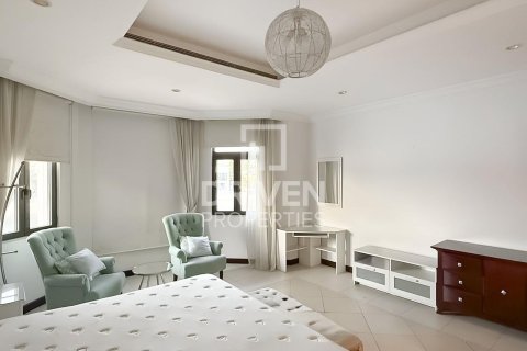 Vilë në Palm Jumeirah, Dubai, Emiratet e Bashkuara Arabe 5 dhoma gjumi, 622.36 m2. № 759711 - Foto 15
