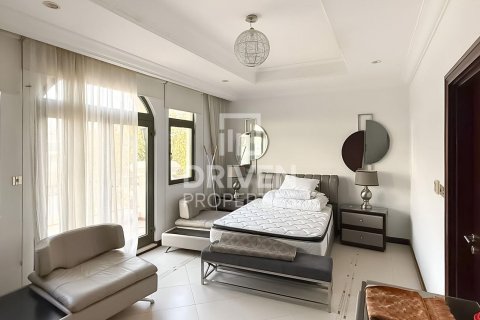 Vilë në Palm Jumeirah, Dubai, Emiratet e Bashkuara Arabe 5 dhoma gjumi, 622.36 m2. № 759711 - Foto 18