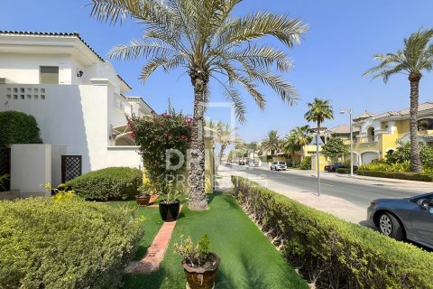 Vilë në Palm Jumeirah, Dubai, Emiratet e Bashkuara Arabe 5 dhoma gjumi, 622.36 m2. № 759711 - Foto 16
