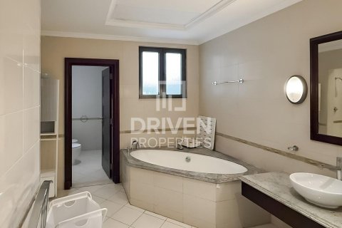 Vilë në Palm Jumeirah, Dubai, Emiratet e Bashkuara Arabe 5 dhoma gjumi, 622.36 m2. № 759711 - Foto 13