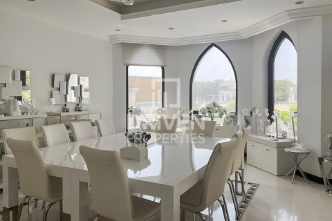 Vilë në Palm Jumeirah, Dubai, Emiratet e Bashkuara Arabe 5 dhoma gjumi, 622.36 m2. № 759711 - Foto 8