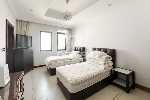 Vilë në Palm Jumeirah, Dubai, Emiratet e Bashkuara Arabe 5 dhoma gjumi, 622.36 m2. № 759711 - Foto 25