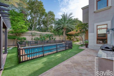 Villa à vendre à Emirates Hills, Dubai, EAU 5 chambres, 836.13 m2 № 747152 - photo 21