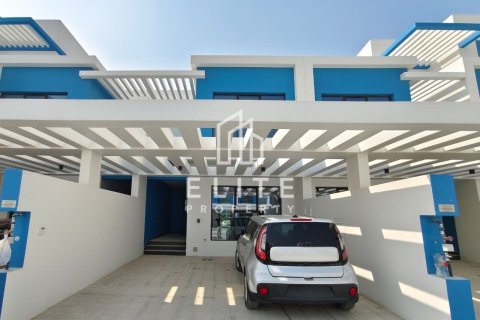 Kuća u nizu u gradu Dubai, UAE 4 spavaće sobe, 211 m2 Br. 659399 - Slika 1