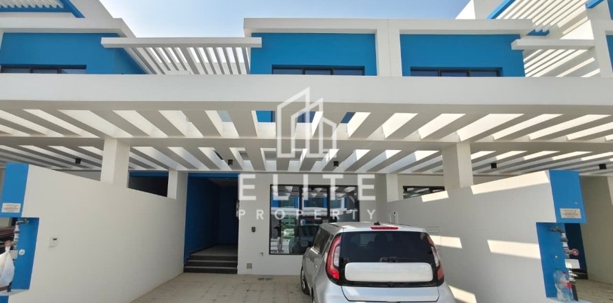 Kuća u nizu u gradu Dubai, UAE 4 spavaće sobe, 211 m2 Br. 659399