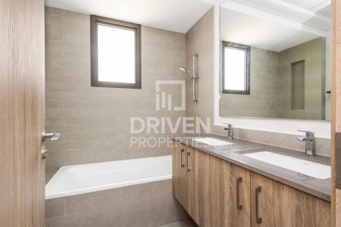 Apartment in Town Square, Dubai, UAE 3 bedrooms, 141 sq.m. № 654722 - photo 12