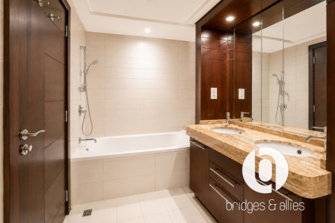 Apartemen di Downtown Dubai (Downtown Burj Dubai), UEA 1 kamar tidur, 85 m2 nomor 754888 - foto 13