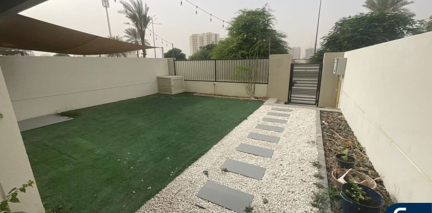 Adosado en Town Square, Dubai, EAU 3 dormitorios, 206 m² № 666254