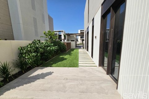 Villa en alquiler en Dubai Hills Estate, Dubai, EAU 5 dormitorios, 659.98 m2 № 747561 - foto 13
