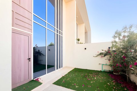 Városi lakóépület itt: Dubai Land, EAE, 3 hálószoba, 143.06 m², azonosító: 748930 - fénykép 1