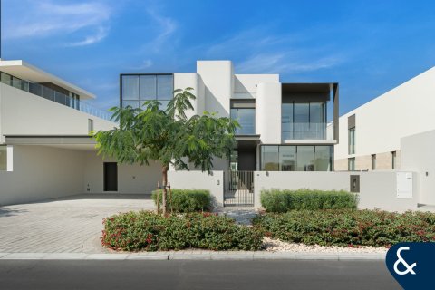 Villa in Dubai Hills Estate, UAE 5 bedrooms, 660 sq.m. № 688847 - photo 2