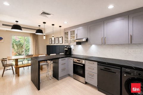 Huvila Dubai, Arabiemiraatit 4 makuuhuonetta, 214.3 m2 № 721104 - kuva 6