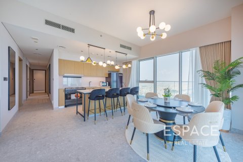 Пәтер GOLF SUITES, Дубай Хилс Эстейт, БАӘ-да 3 жатын бөлмелер, 160 м² № 650401 - фото 2