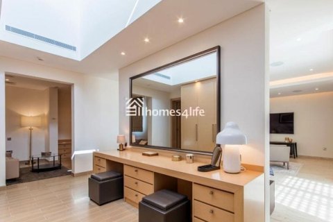 Villa til salgs i Mohammed Bin Rashid City, Dubai, Emiratene 5 soverom, 746 kvm Nr. 678852 - Foto 2