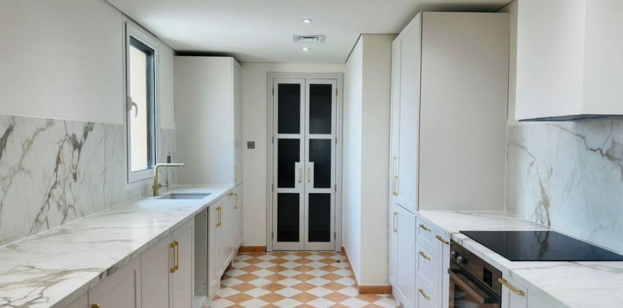 Apartament në Dubai, Emiratet e Bashkuara Arabe 2 dhoma gjumi, 171.3 m2. № 630449