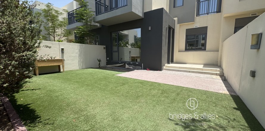 Villa itt: Dubai Hills Estate, EAE, 3 hálószoba, 194 m², azonosító: 688194