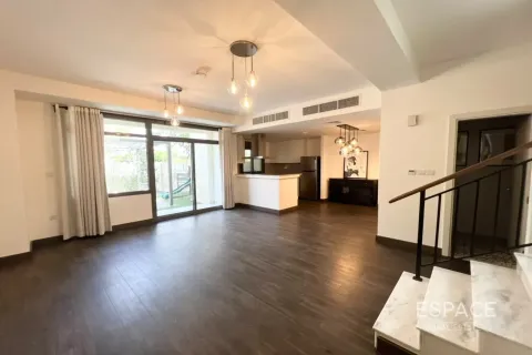 Townhouse de vânzare în Dubai, EAU 3 dormitoare, 208 mp.  №737869 - poză 1
