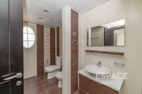 Villa para arrendamento em The Springs, Dubai, EAU 3 quartos, 270 m2 № 738154 - foto 11