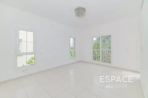 Villa para arrendamento em The Springs, Dubai, EAU 3 quartos, 270 m2 № 738154 - foto 16