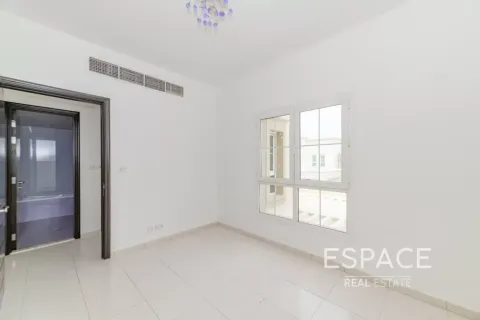 Villa para arrendamento em The Springs, Dubai, EAU 3 quartos, 270 m2 № 738154 - foto 15
