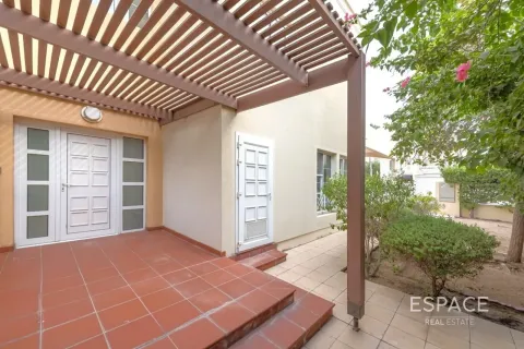 Villa en alquiler en Meadows, Dubai, EAU 3 dormitorios, 320 m2 № 738152 - foto 10