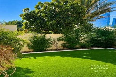 Villa en alquiler en Meadows, Dubai, EAU 3 dormitorios, 320 m2 № 738152 - foto 8