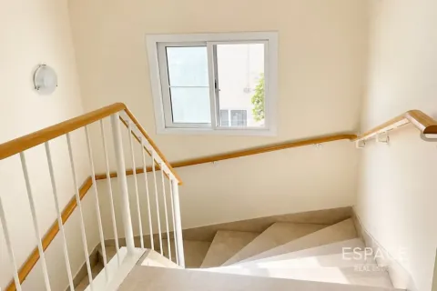 Villa en alquiler en Meadows, Dubai, EAU 3 dormitorios, 320 m2 № 738152 - foto 4