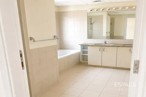 Villa en alquiler en Meadows, Dubai, EAU 3 dormitorios, 320 m2 № 738152 - foto 5