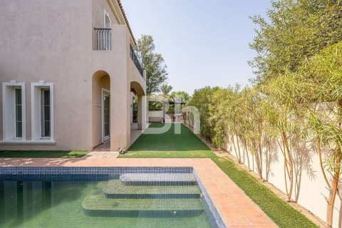 Villa te huur in Arabian Ranches, Dubai, VAE 5 slaapkamers, 640 vr.m., nr 643857 - foto 18
