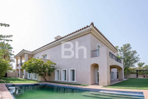 Villa te huur in Arabian Ranches, Dubai, VAE 5 slaapkamers, 640 vr.m., nr 643857 - foto 19