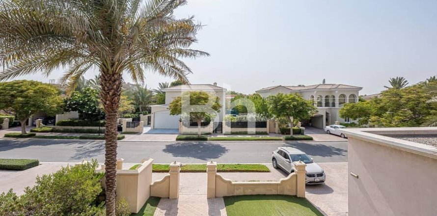 Villa in Arabian Ranches, Dubai, VAE 5 slaapkamers, 640 vr.m. nr 643857