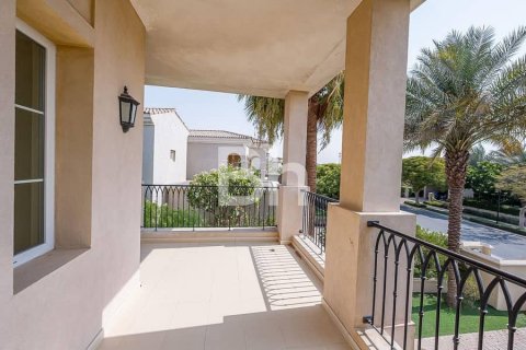 Villa te huur in Arabian Ranches, Dubai, VAE 5 slaapkamers, 640 vr.m., nr 643857 - foto 17