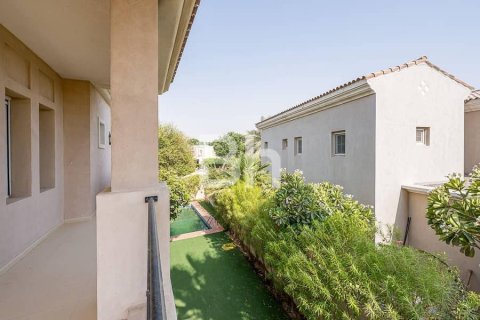 Villa te huur in Arabian Ranches, Dubai, VAE 5 slaapkamers, 640 vr.m., nr 643857 - foto 15