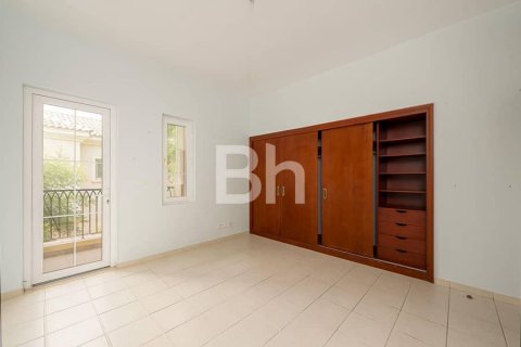 Villa te huur in Arabian Ranches, Dubai, VAE 5 slaapkamers, 640 vr.m., nr 643857 - foto 4