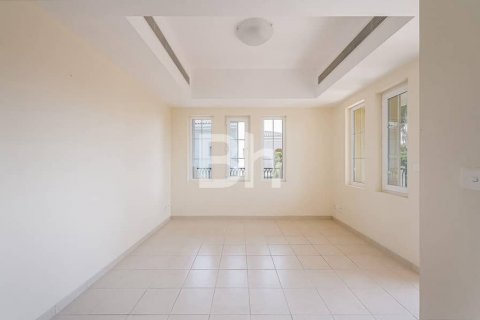 Villa te huur in Arabian Ranches, Dubai, VAE 5 slaapkamers, 640 vr.m., nr 643857 - foto 12
