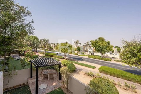Villa te huur in Arabian Ranches, Dubai, VAE 5 slaapkamers, 640 vr.m., nr 643857 - foto 14