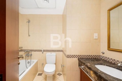 Villa te huur in Arabian Ranches, Dubai, VAE 5 slaapkamers, 640 vr.m., nr 643857 - foto 2